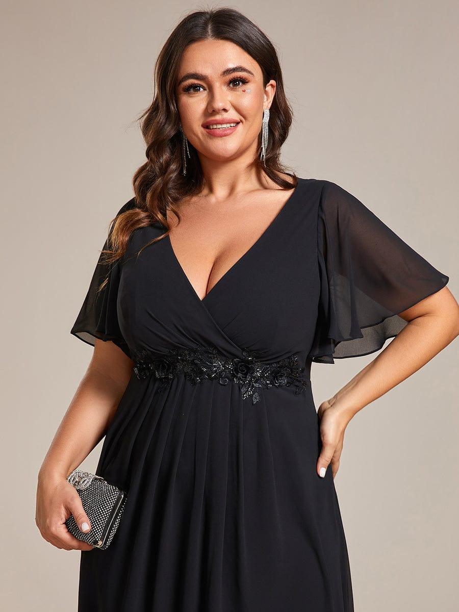 pretty DAHLIA|Plus Size V-Neck Chiffon Midi Wedding Guest Dress with Waist Applique(Final Sale)