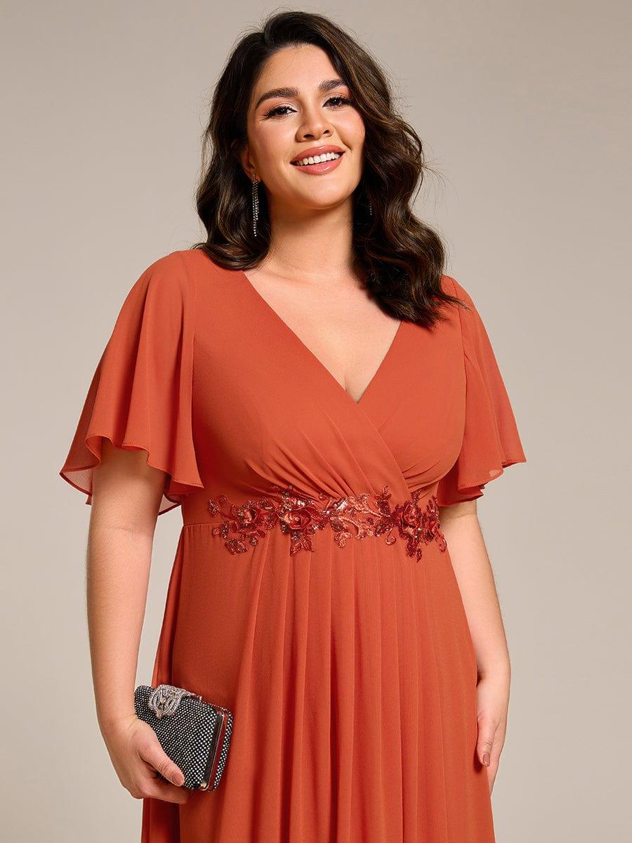 pretty DAHLIA|Plus Size V-Neck Chiffon Midi Wedding Guest Dress with Waist Applique(Final Sale)
