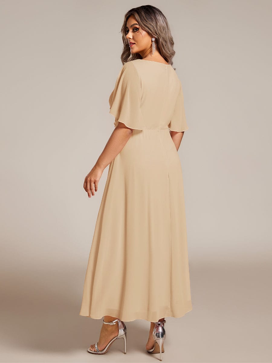 pretty DAHLIA|Plus Size V-Neck Chiffon Midi Wedding Guest Dress with Waist Applique(Final Sale)